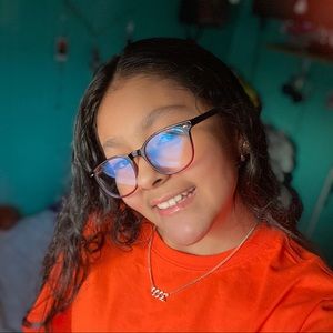 Meet your Posher, Marisol